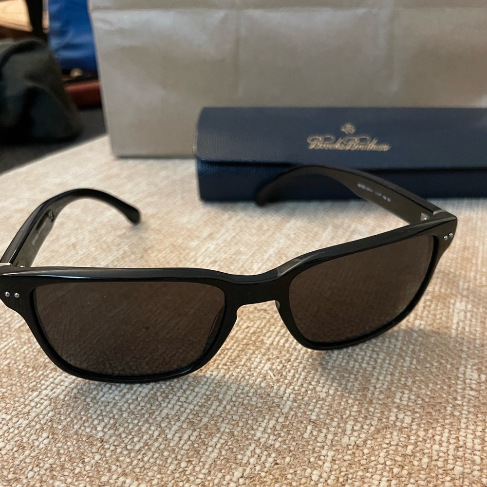 Brooks Brothers black sunglasses in good condition